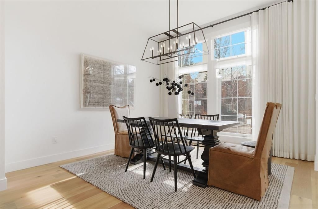 2024 49 Avenue SW, Calgary — photo 4 of 39