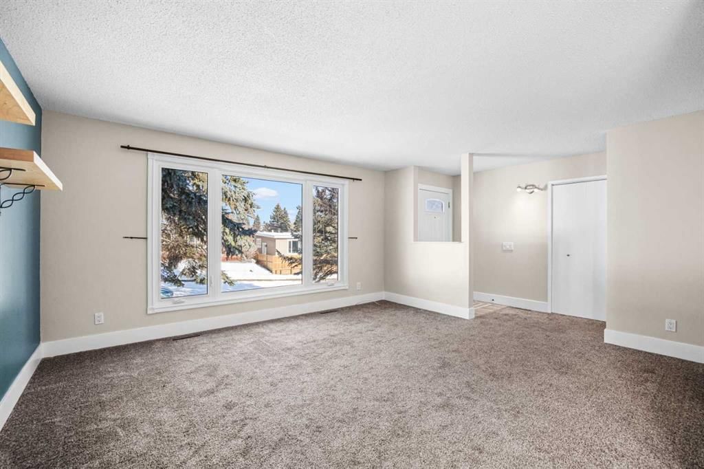1007 Hunterston Place NW, Calgary — photo 4 of 50