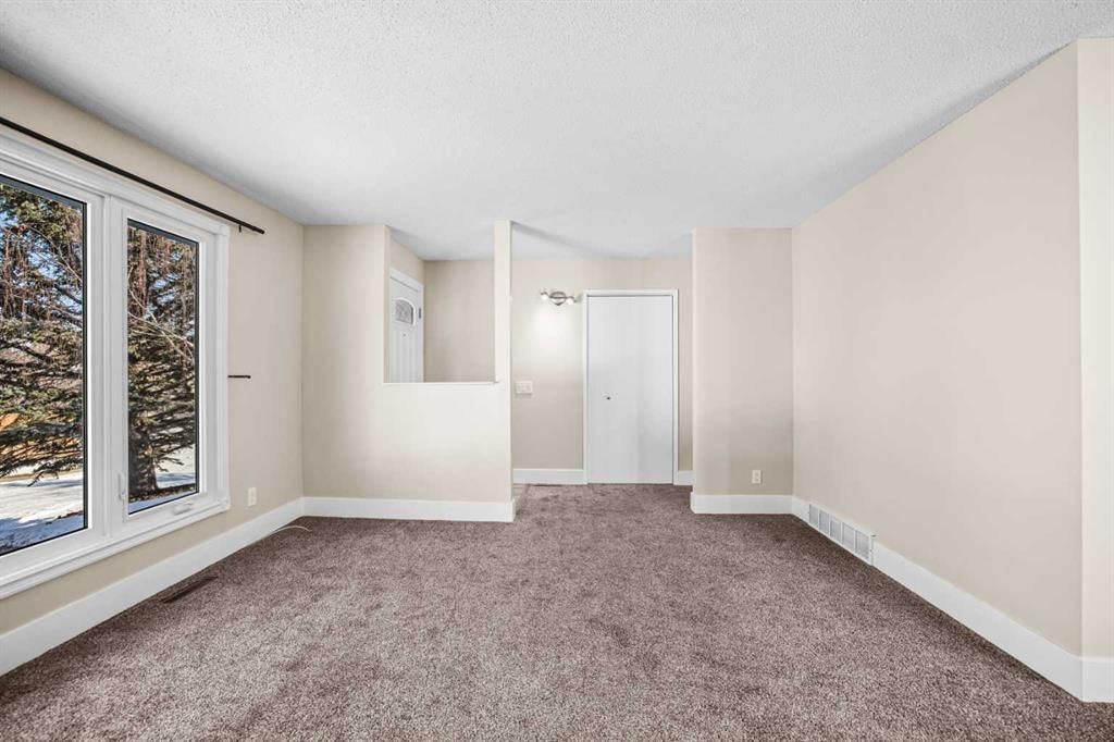 1007 Hunterston Place NW, Calgary — photo 5 of 50