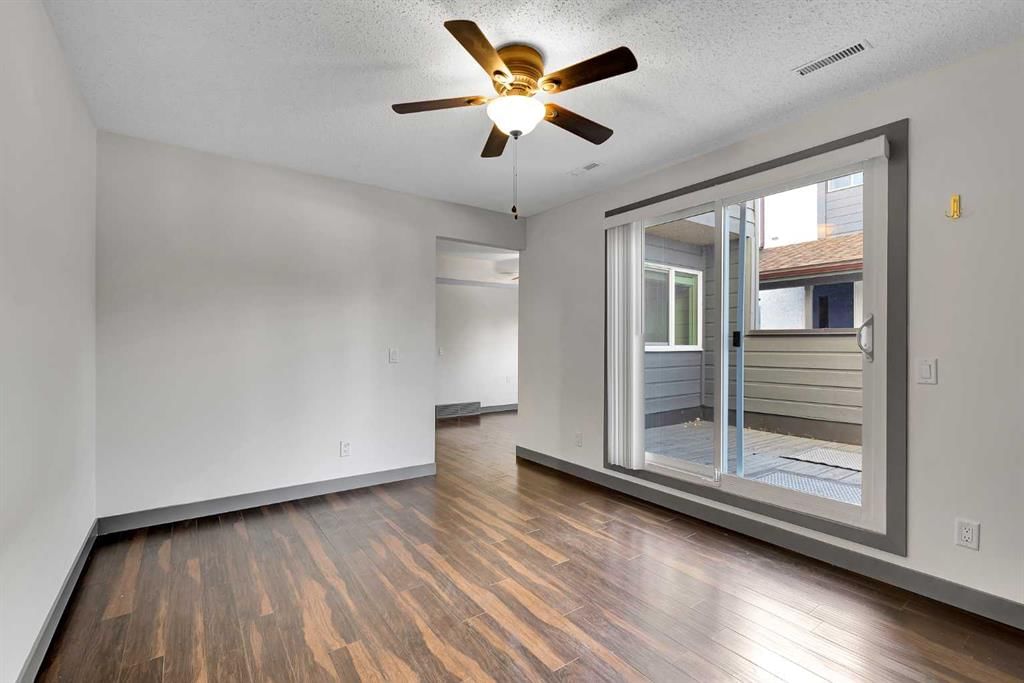 1612, 2520 Palliser Drive SW, Calgary — photo 3 of 38