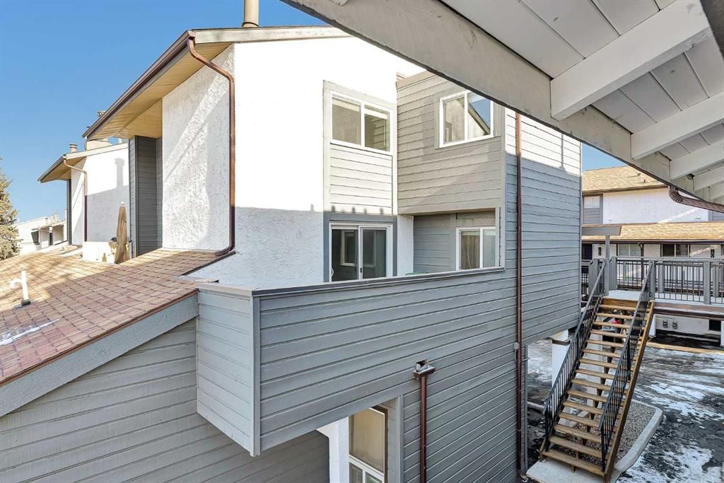 1612, 2520 Palliser Drive SW, Calgary — photo 4 of 38