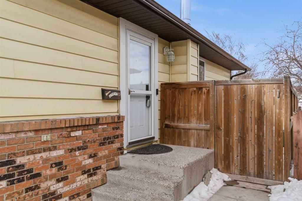 79 Templehill Drive NE, Calgary — photo 2 of 37