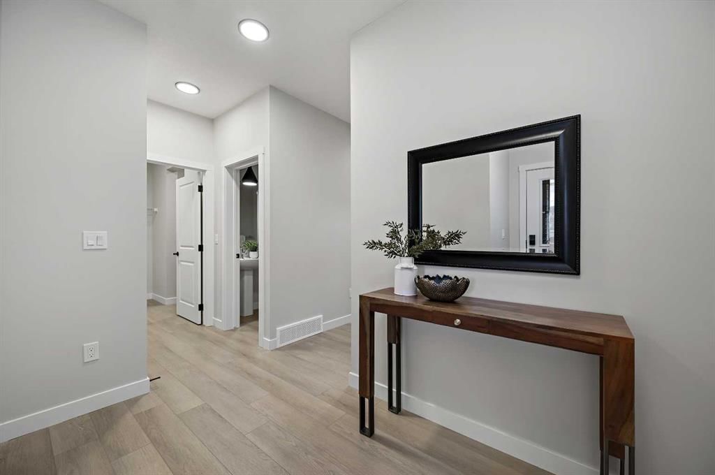 86 Versant Rise SW, Calgary — photo 3 of 40