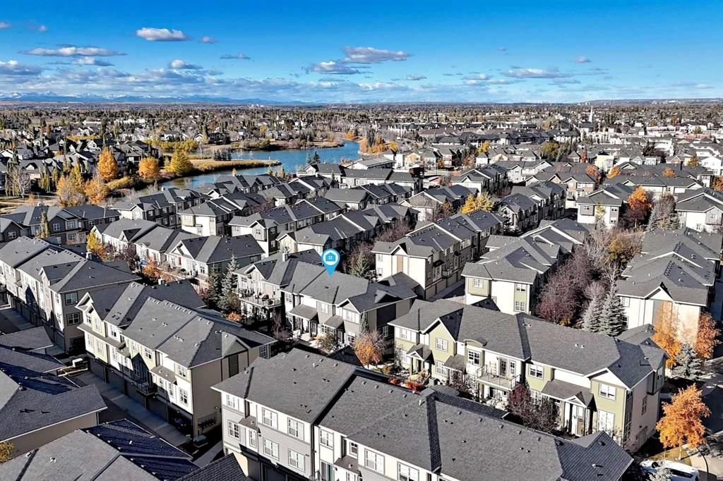 1022 Mckenzie Towne Villas SE, Calgary — main listing photo