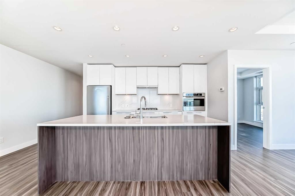 3704, 530 3 Street SE, Calgary — photo 4 of 36
