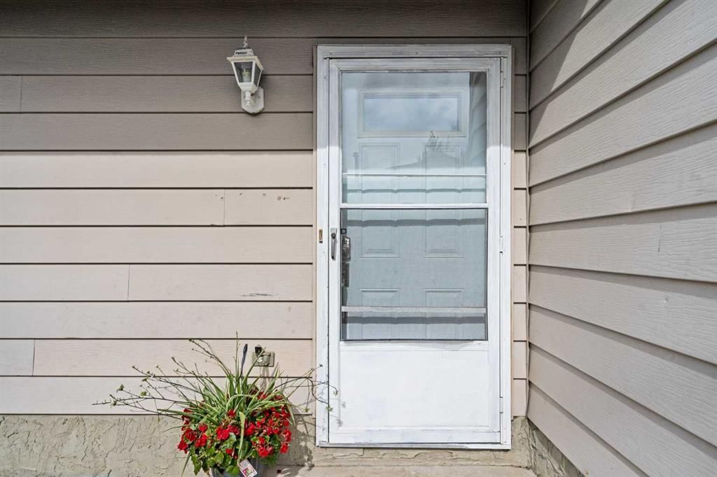 88 Templewood Road NE, Calgary — photo 2 of 34