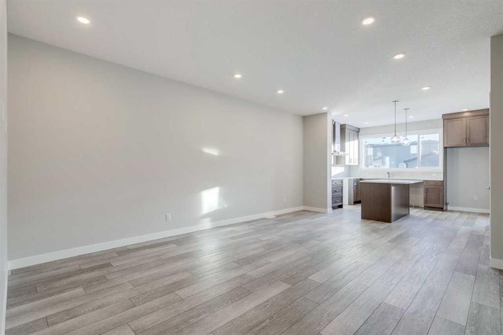 97 Savanna Place NE, Calgary — photo 4 of 35