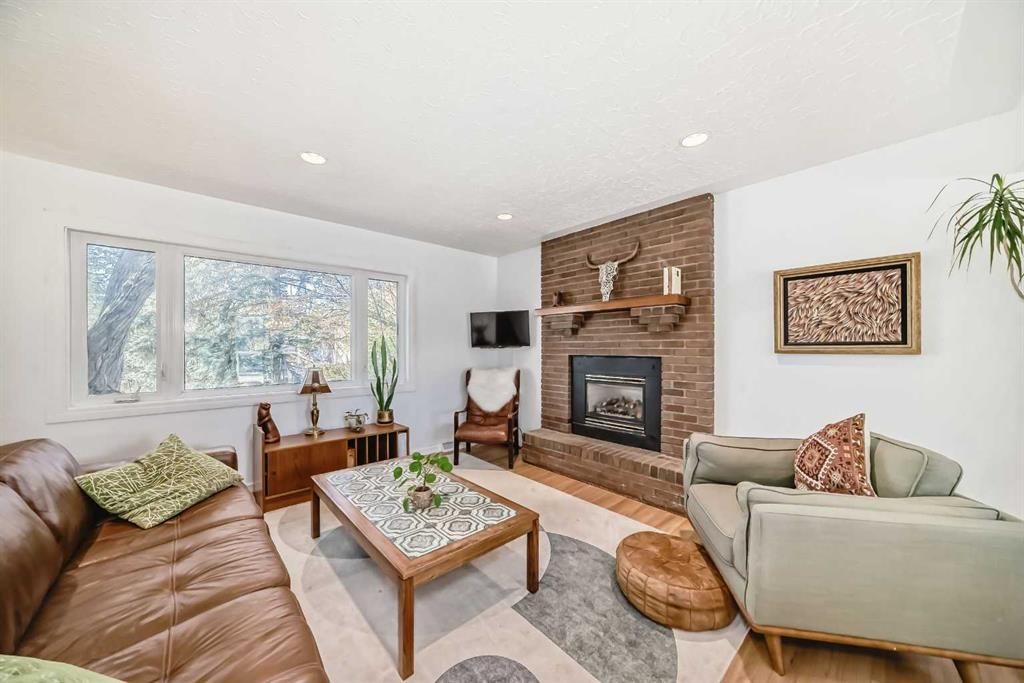 91 Chisholm Crescent NW, Calgary — photo 3 of 35