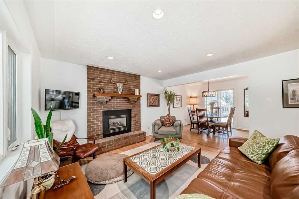 91 Chisholm Crescent NW, Calgary — photo 4 of 35