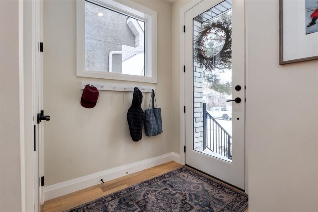 1713 31 Street SW, Calgary — photo 4 of 50