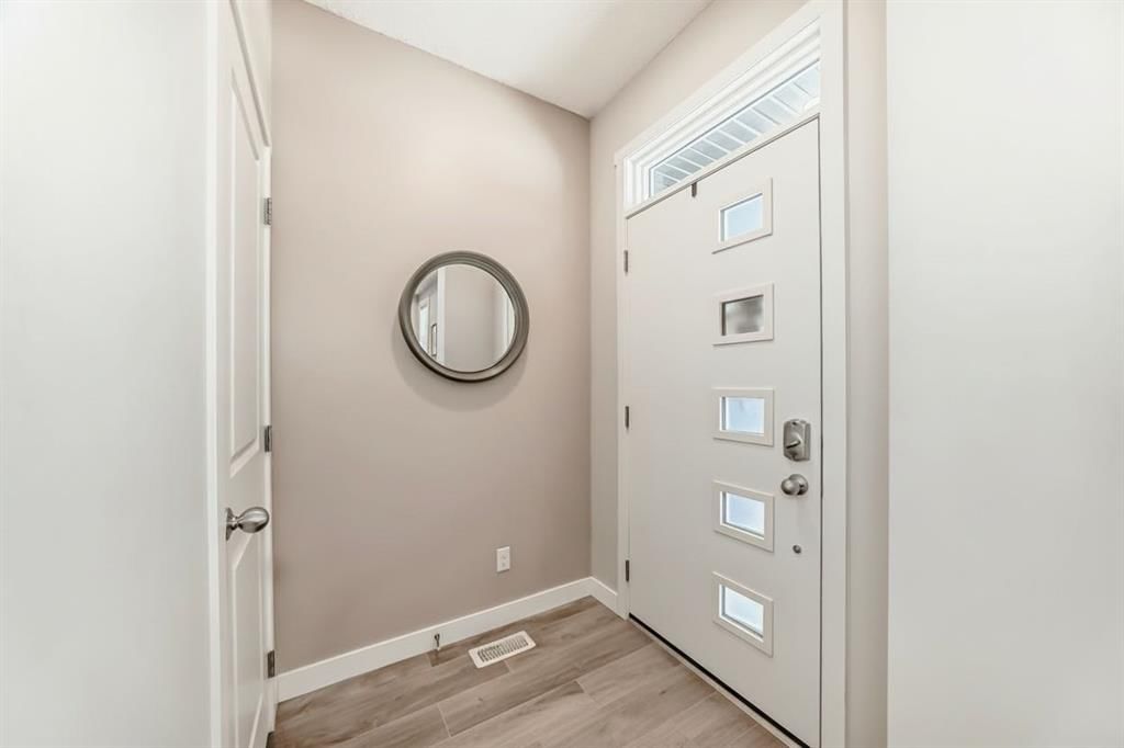 36 Carringvue Way NW, Calgary — photo 3 of 33