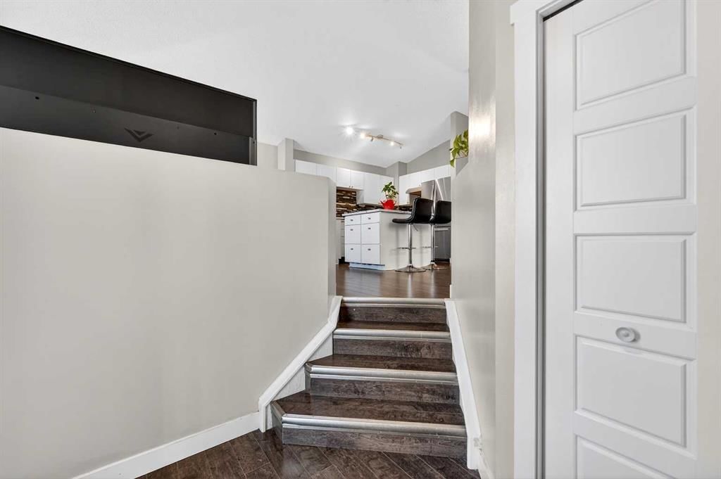 312 Martin Crossing Way NE, Calgary — photo 2 of 35