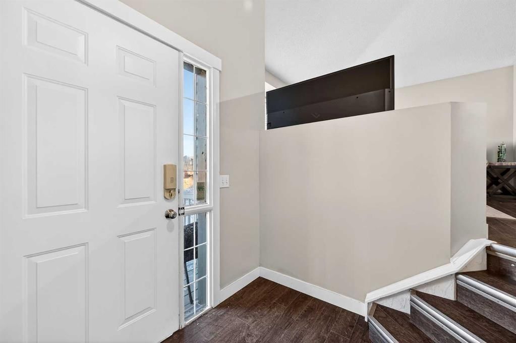 312 Martin Crossing Way NE, Calgary — photo 3 of 35