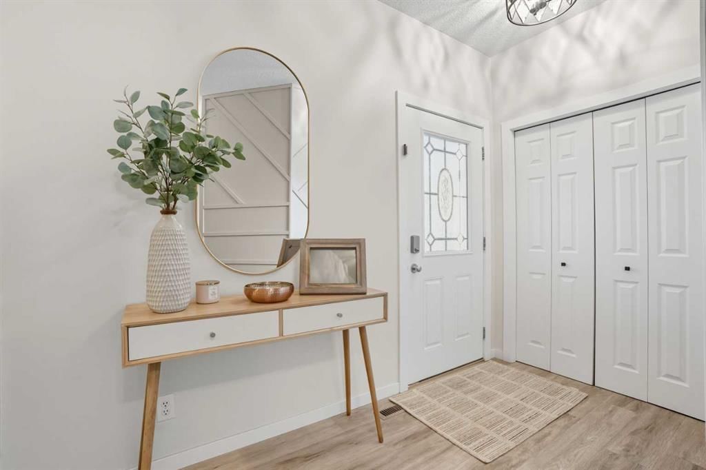 270 Everoak Drive SW, Calgary — photo 3 of 43