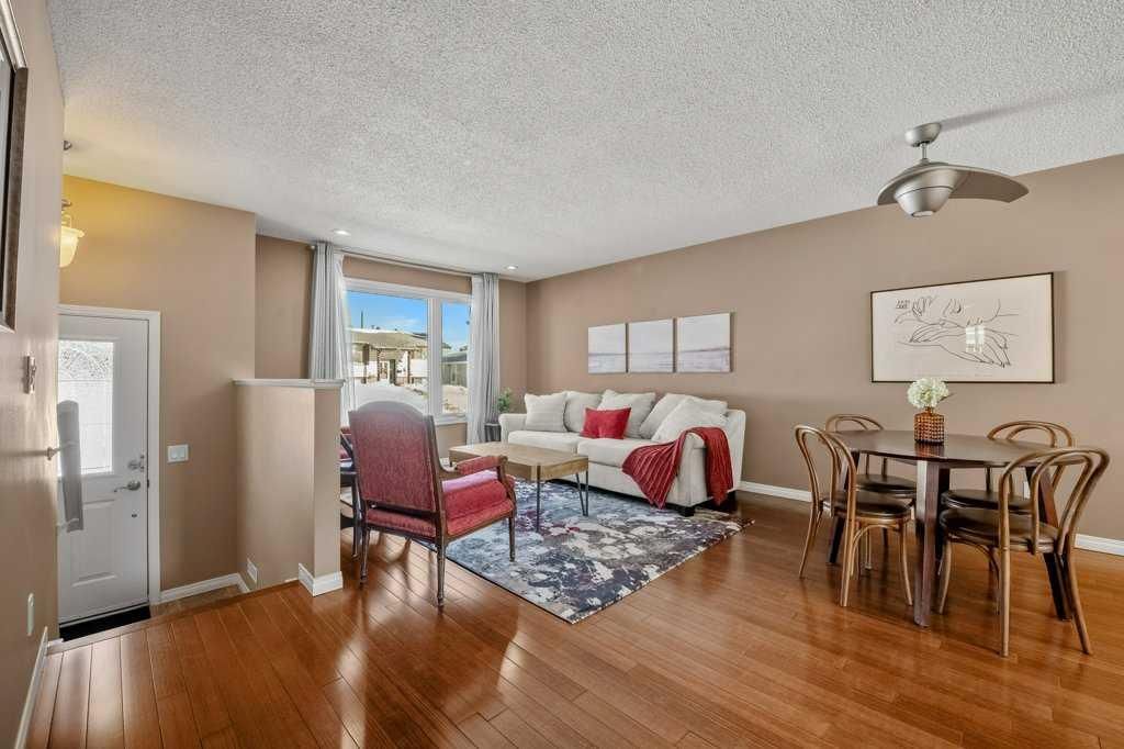 417 Huntington Way NE, Calgary — photo 4 of 50
