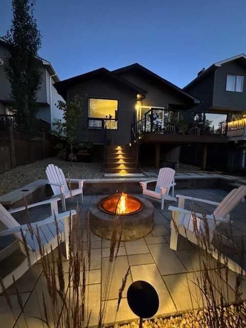 10 Somerside Manor SW, Calgary — photo 4 of 42