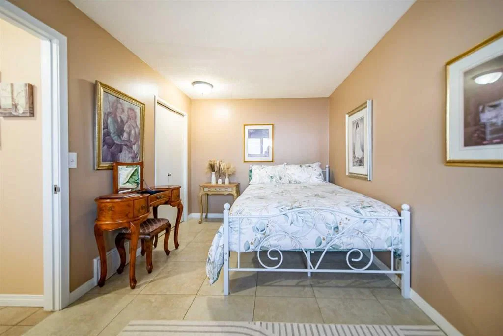959 Ranchview Crescent NW, Calgary — photo 3 of 36