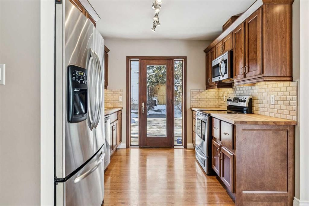 5415 Centre A Street NE, Calgary — photo 3 of 50