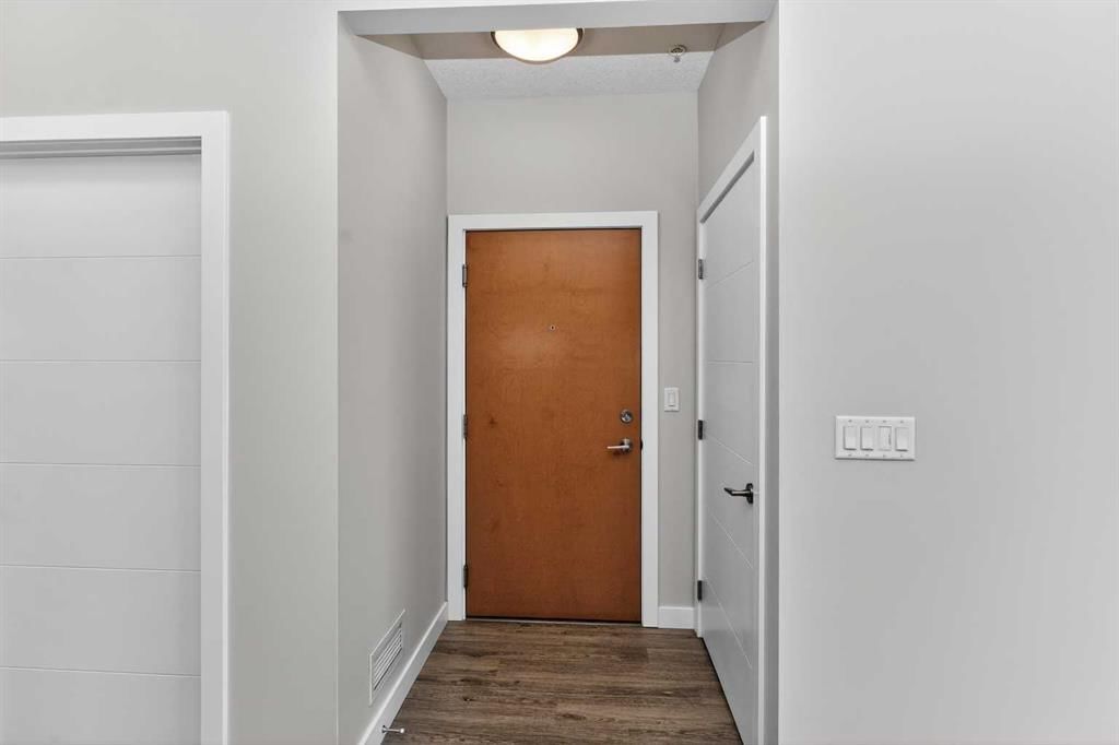 1414, 95 Burma Star Road SW, Calgary — photo 4 of 25