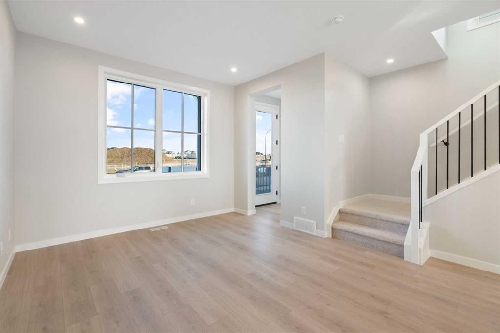 1465 Rangeview Drive SE, Calgary — photo 5 of 30
