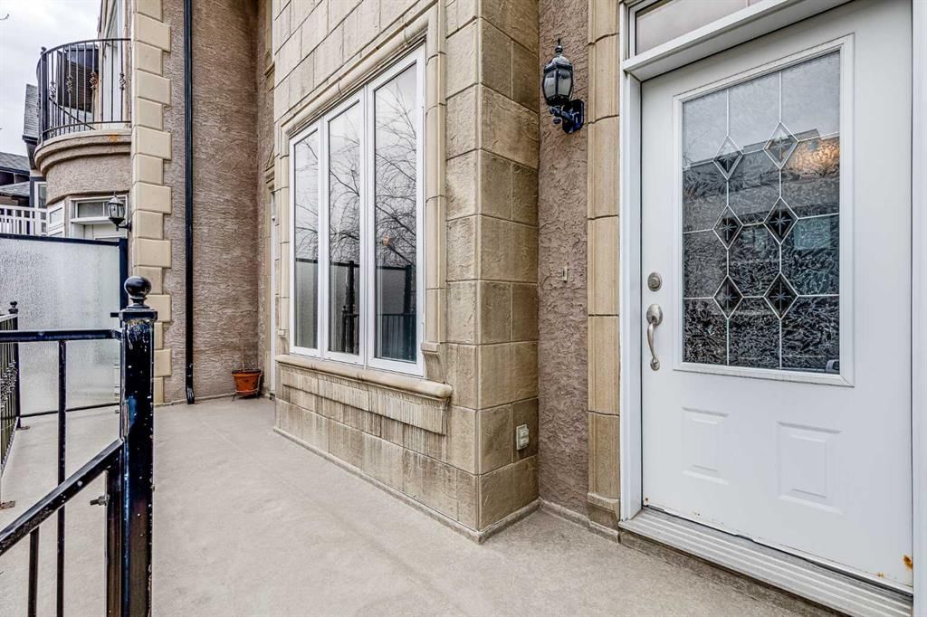 1611 33 Avenue SW, Calgary — photo 2 of 42