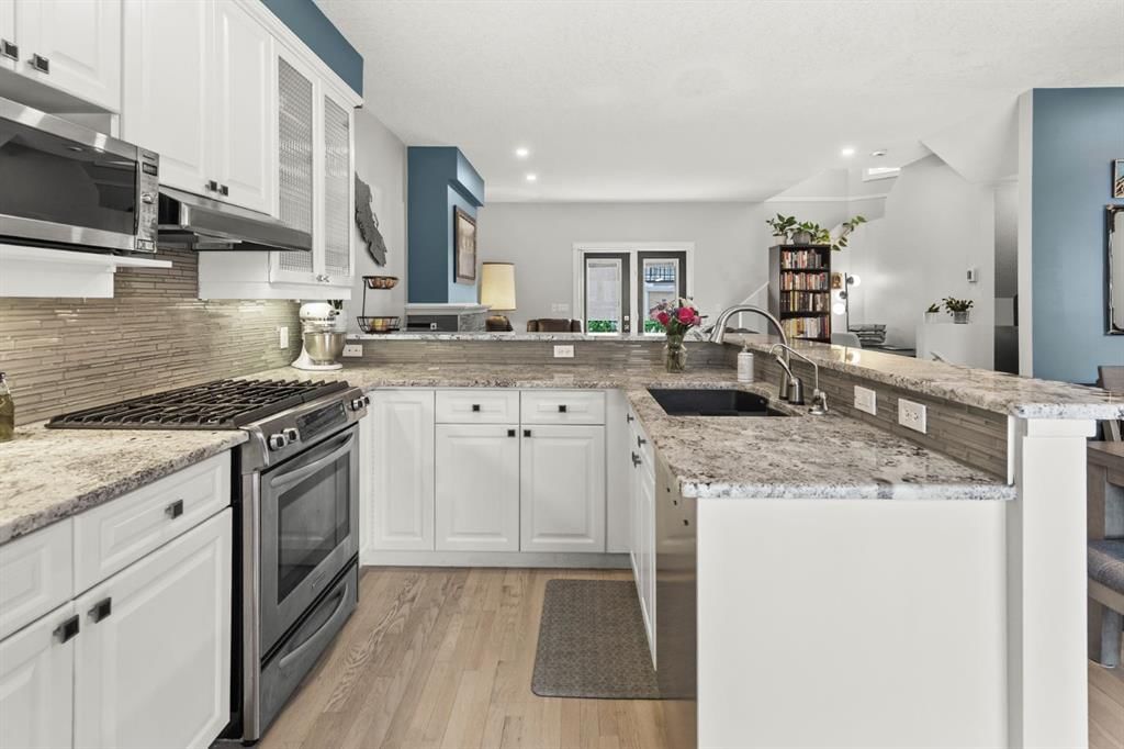 2401 17 Street SW, Calgary — photo 4 of 44