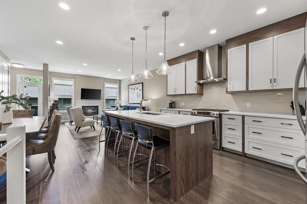3522 41 Street SW, Calgary — main listing photo