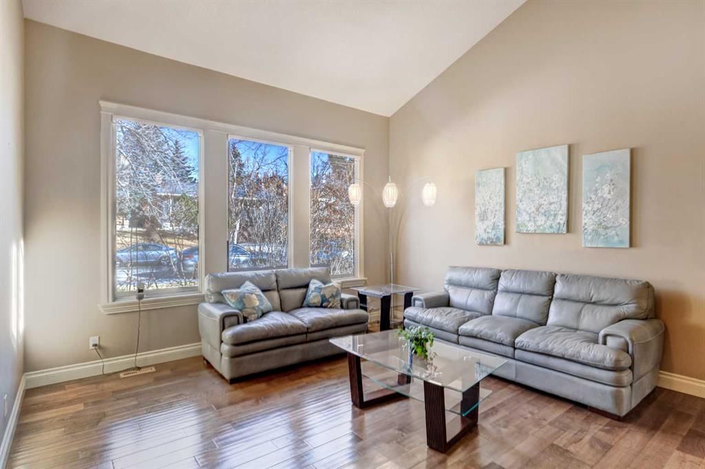 851 Edgemont Road NW, Calgary — photo 4 of 42