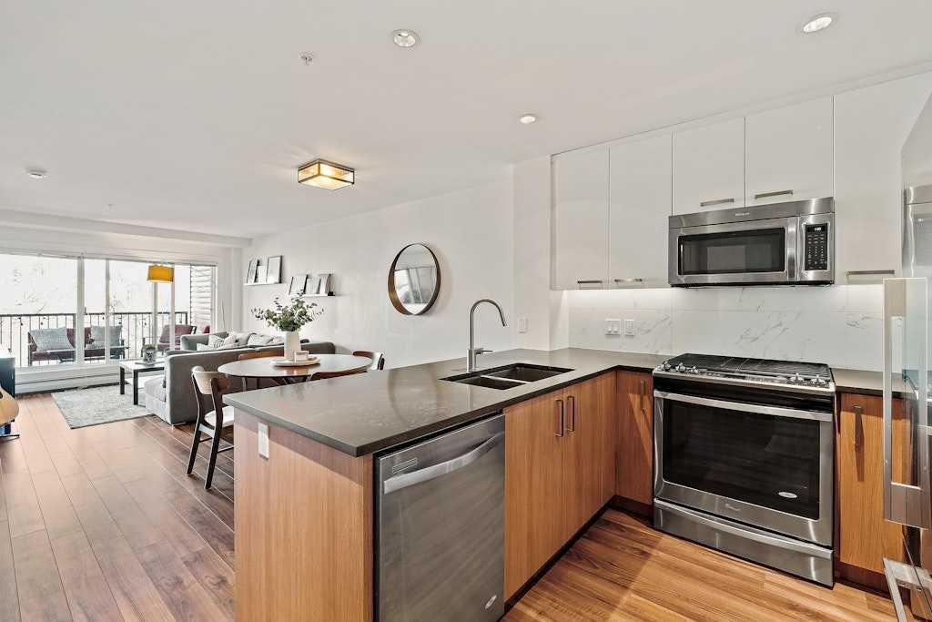 313, 510 Edmonton Trail NE, Calgary — main listing photo