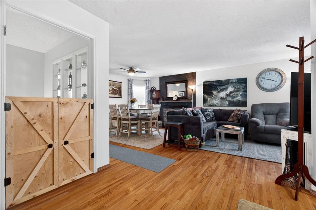 98 Tuscarora Way NW, Calgary — photo 4 of 36