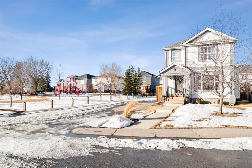 327 Copperstone Grove SE, Calgary — photo 3 of 48