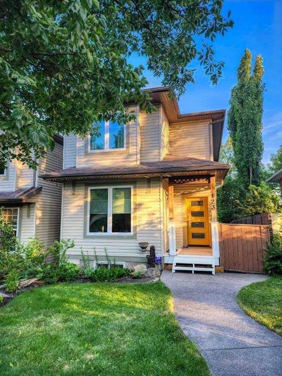 123 31 Avenue NW, Calgary — main listing photo