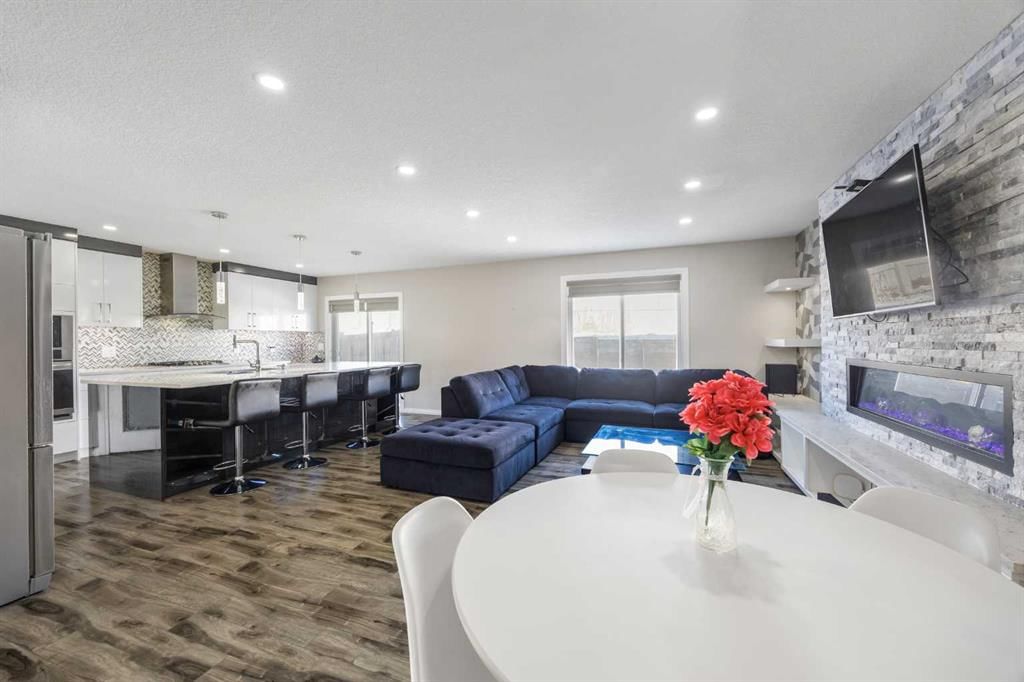 228 Covemeadow Court NE, Calgary — photo 4 of 39