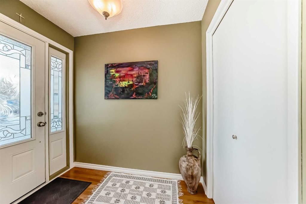507 Brookpark Drive SW, Calgary — photo 3 of 48