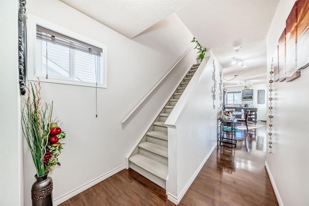 21 Royal Oak Gardens NW, Calgary — photo 2 of 24