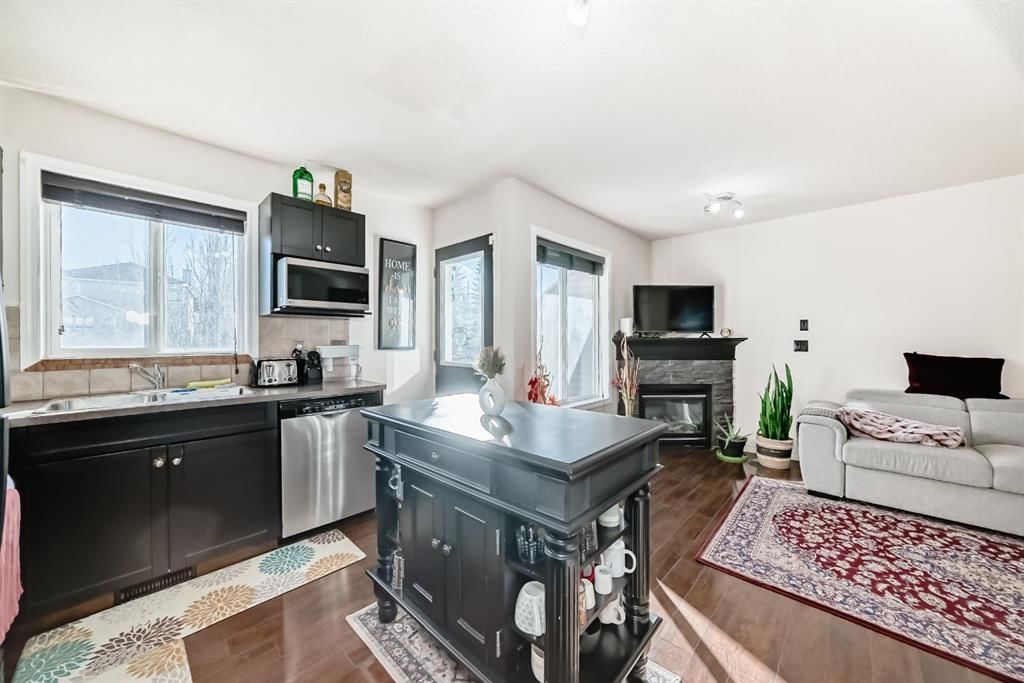 21 Royal Oak Gardens NW, Calgary — photo 5 of 24