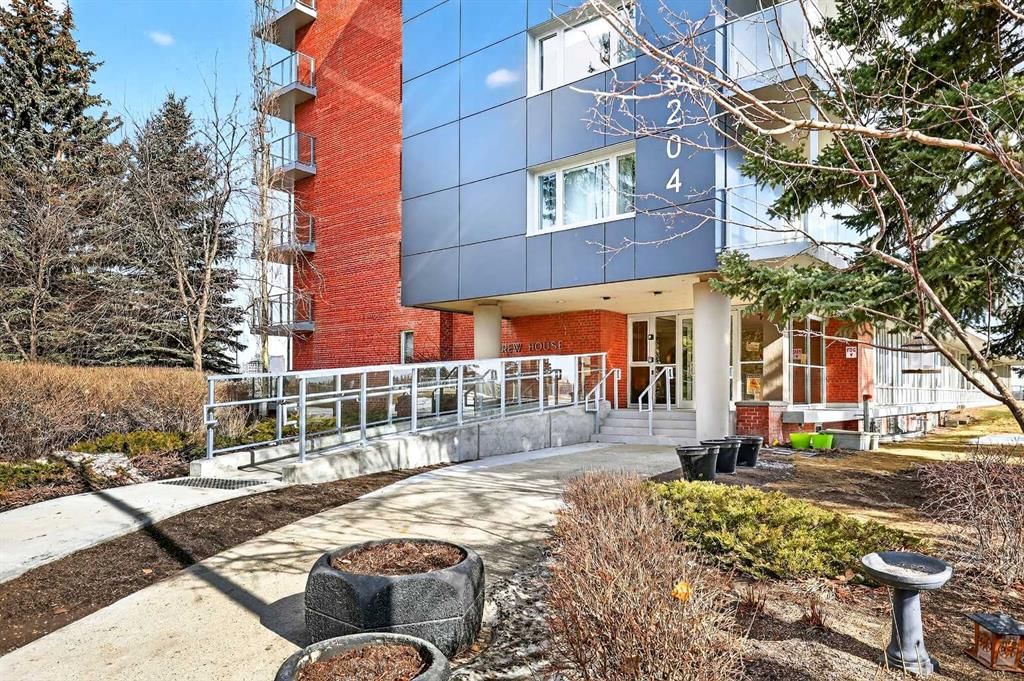 402, 3204 Rideau Place SW, Calgary — photo 2 of 39