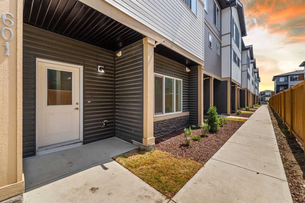 806, 90 Corner Meadows Manor NE, Calgary — main listing photo