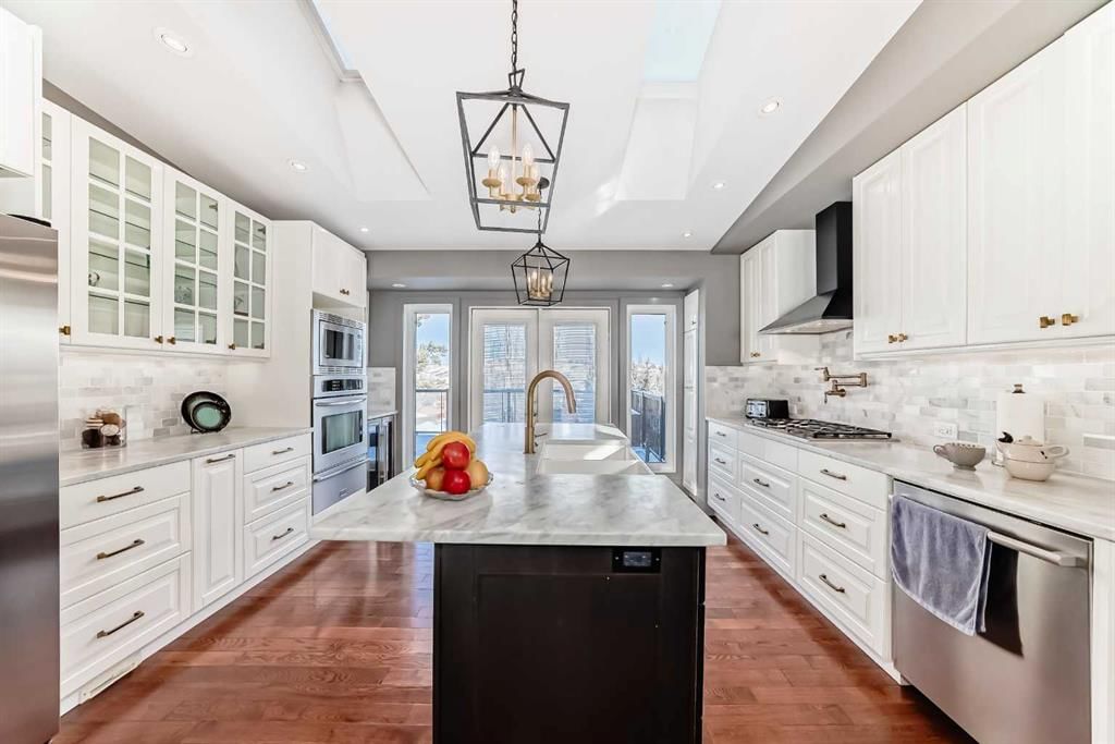 52 Hidden Vale Crescent NW, Calgary — main listing photo