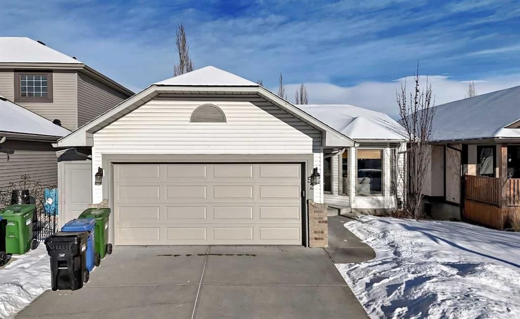 52 Hidden Vale Crescent NW, Calgary — photo 3 of 42