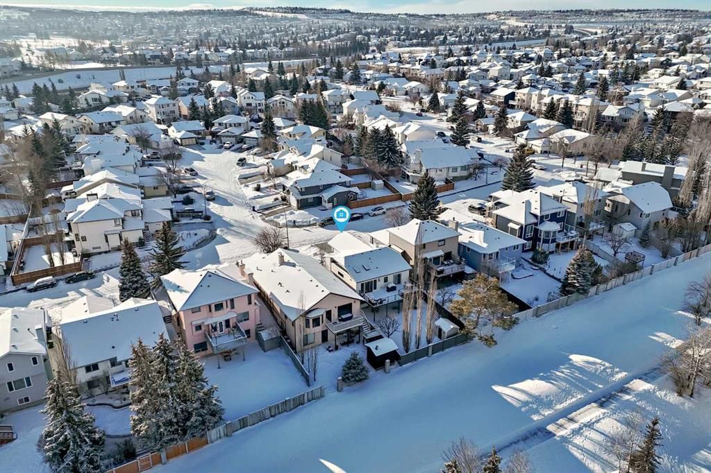52 Hidden Vale Crescent NW, Calgary — photo 5 of 42