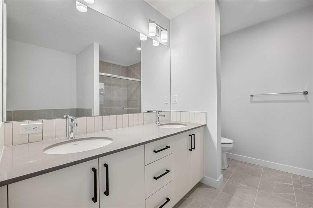56 Creekstone Grove SW, Calgary — photo 5 of 50