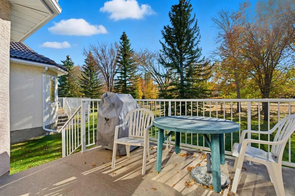 135 Hamptons Park NW, Calgary — photo 5 of 38