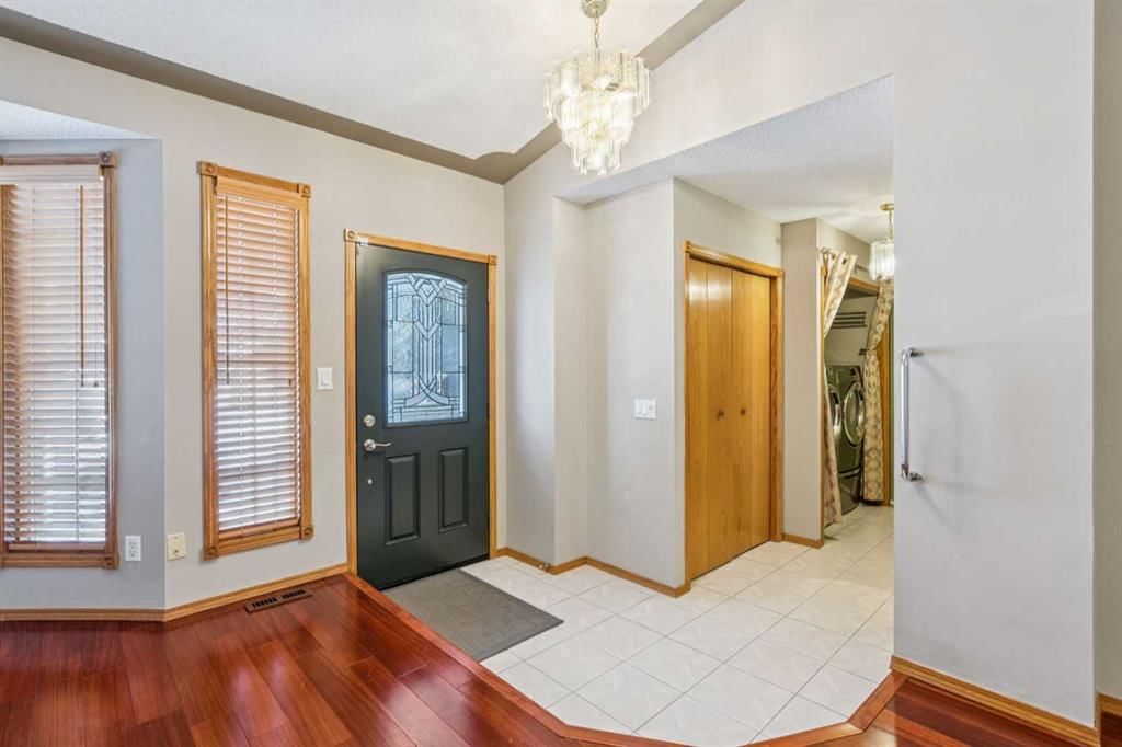 7117 California Boulevard NE, Calgary — photo 4 of 40