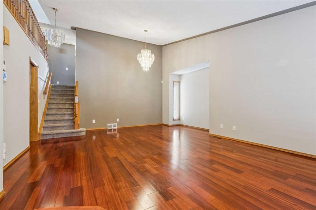 7117 California Boulevard NE, Calgary — photo 5 of 40