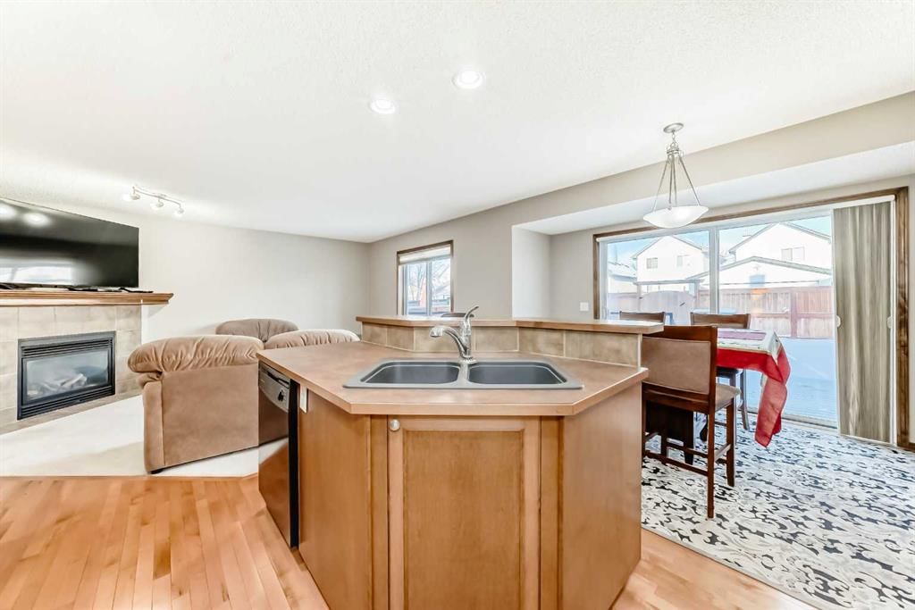 834 Cranston Drive SE, Calgary — photo 3 of 26