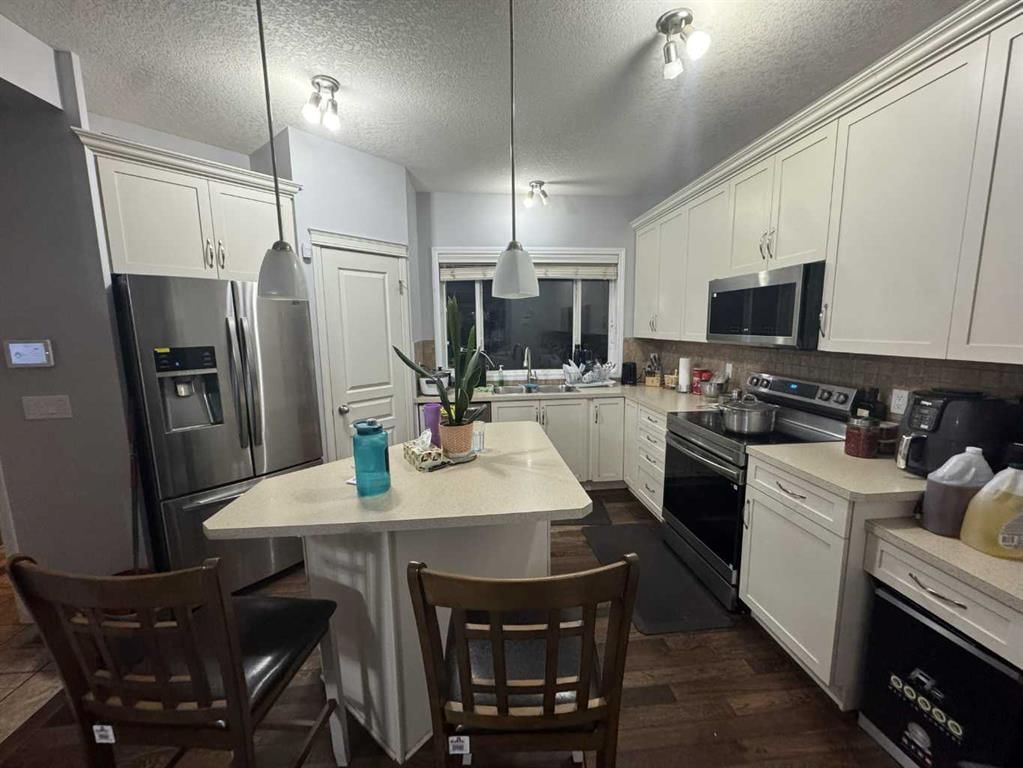 2105 New Brighton Gardens SE, Calgary — photo 2 of 20