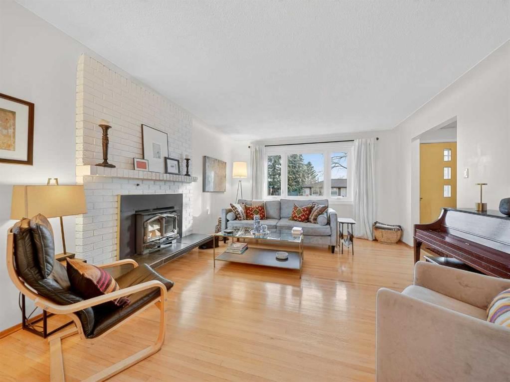 3215 9 Street NW, Calgary — photo 3 of 41