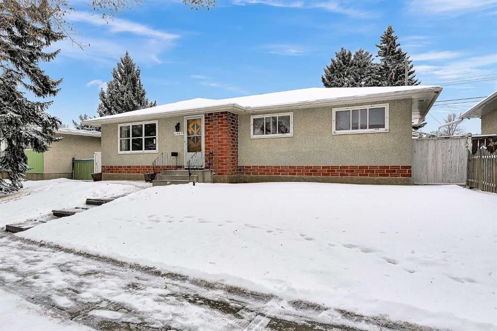 1483 Northmount Drive NW, Calgary — photo 2 of 39