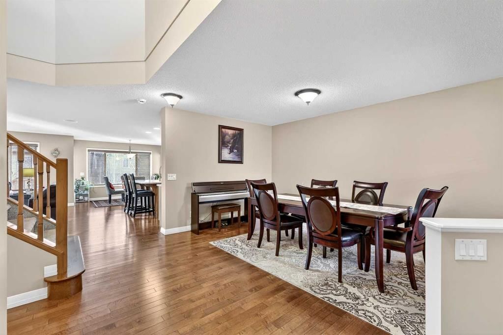 575 Everbrook Way SW, Calgary — photo 3 of 50